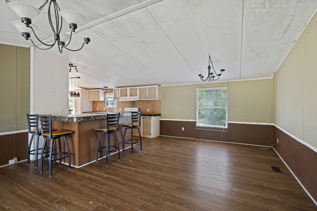 197 Davis Circle Photo 13