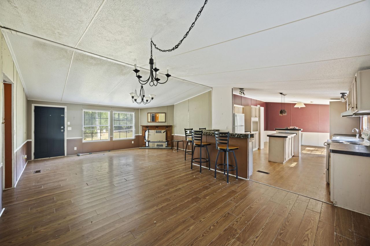 197 Davis Circle Photo 14