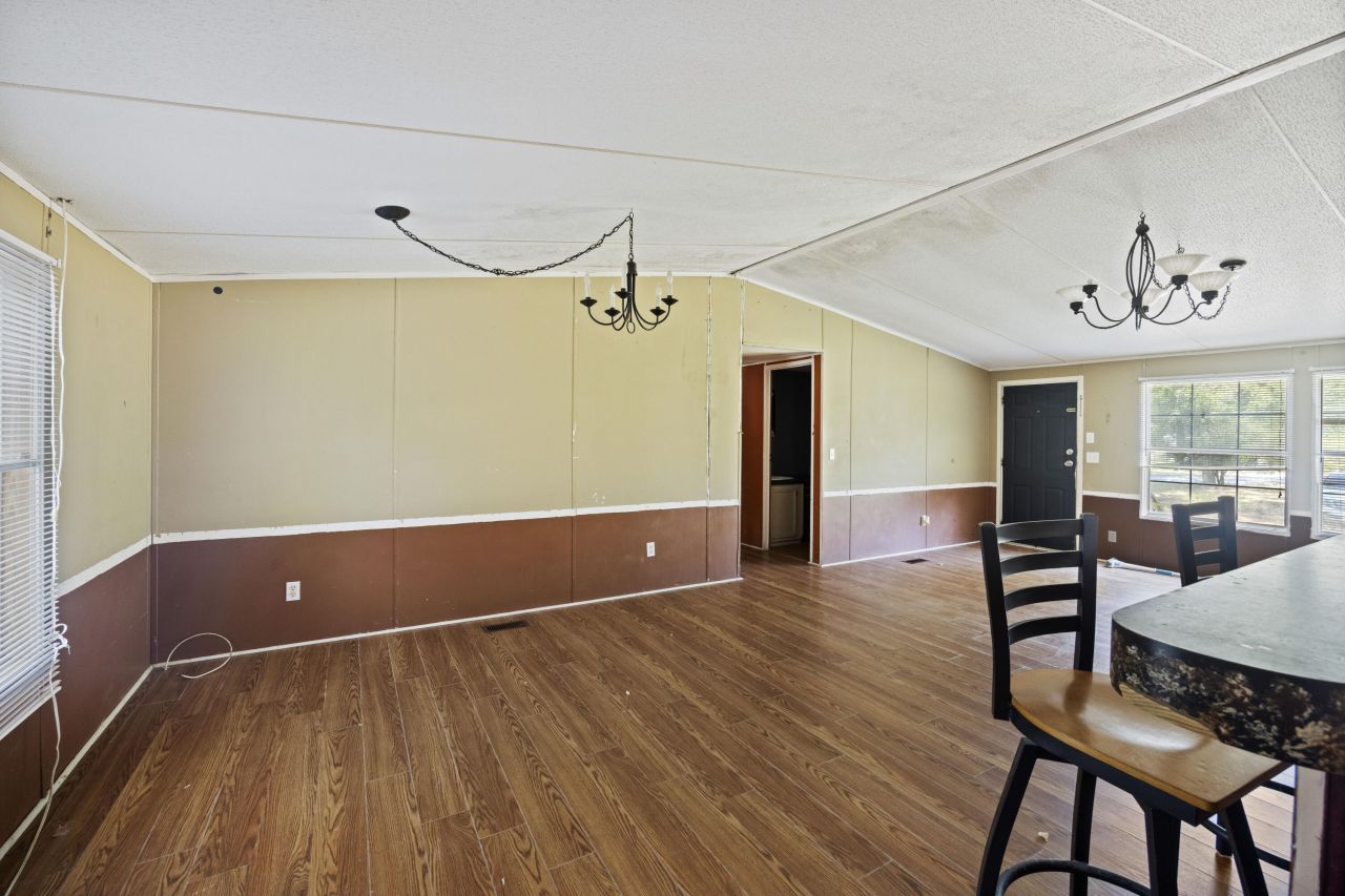 197 Davis Circle Photo 15