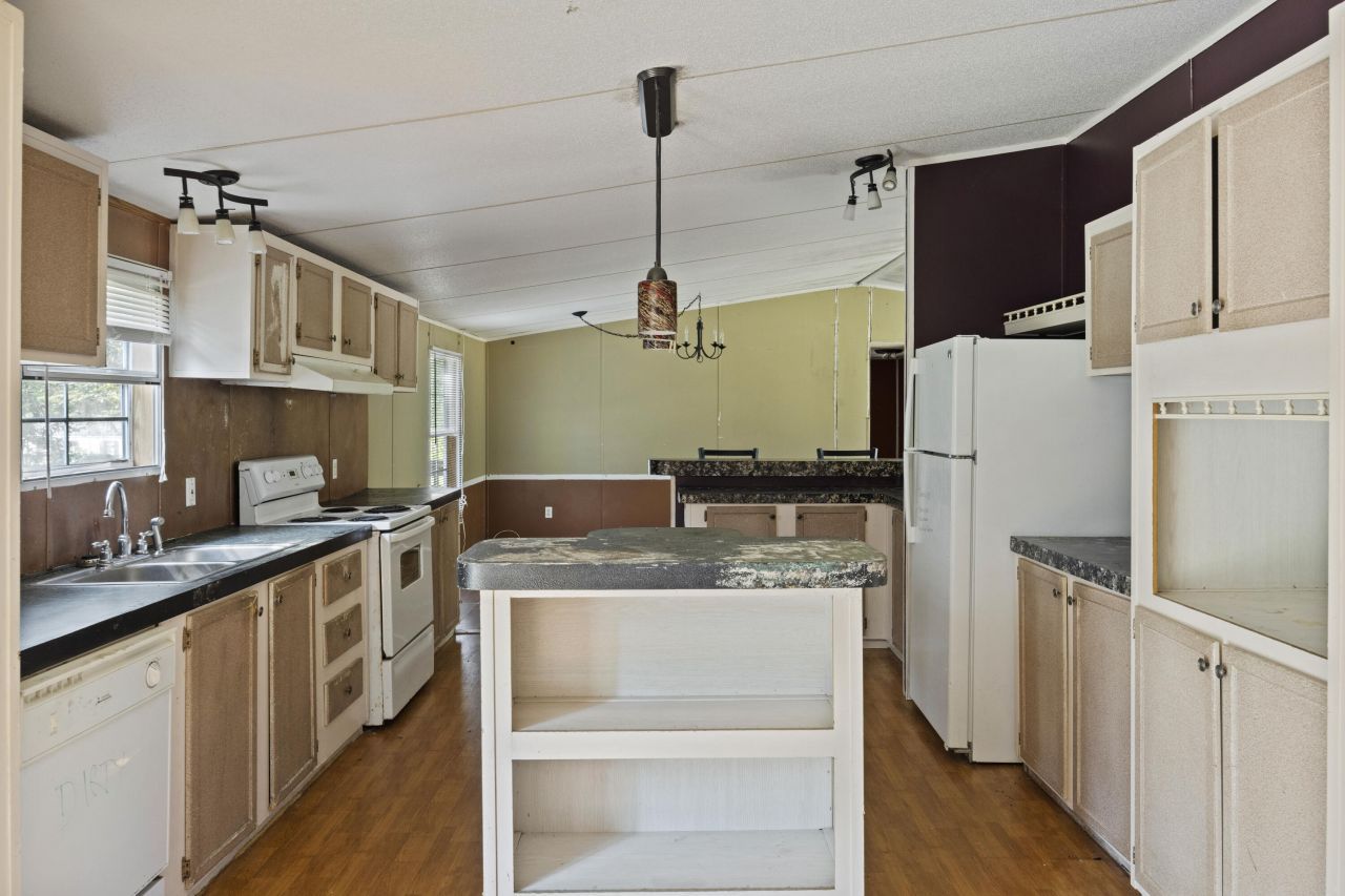 197 Davis Circle Photo 23