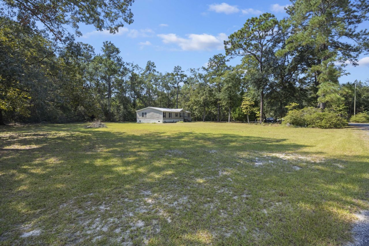 197 Davis Circle Photo 3