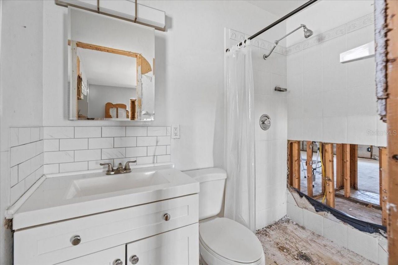 1889 Montana Avenue Ne, Saint Petersburg, FL 33703 Photo