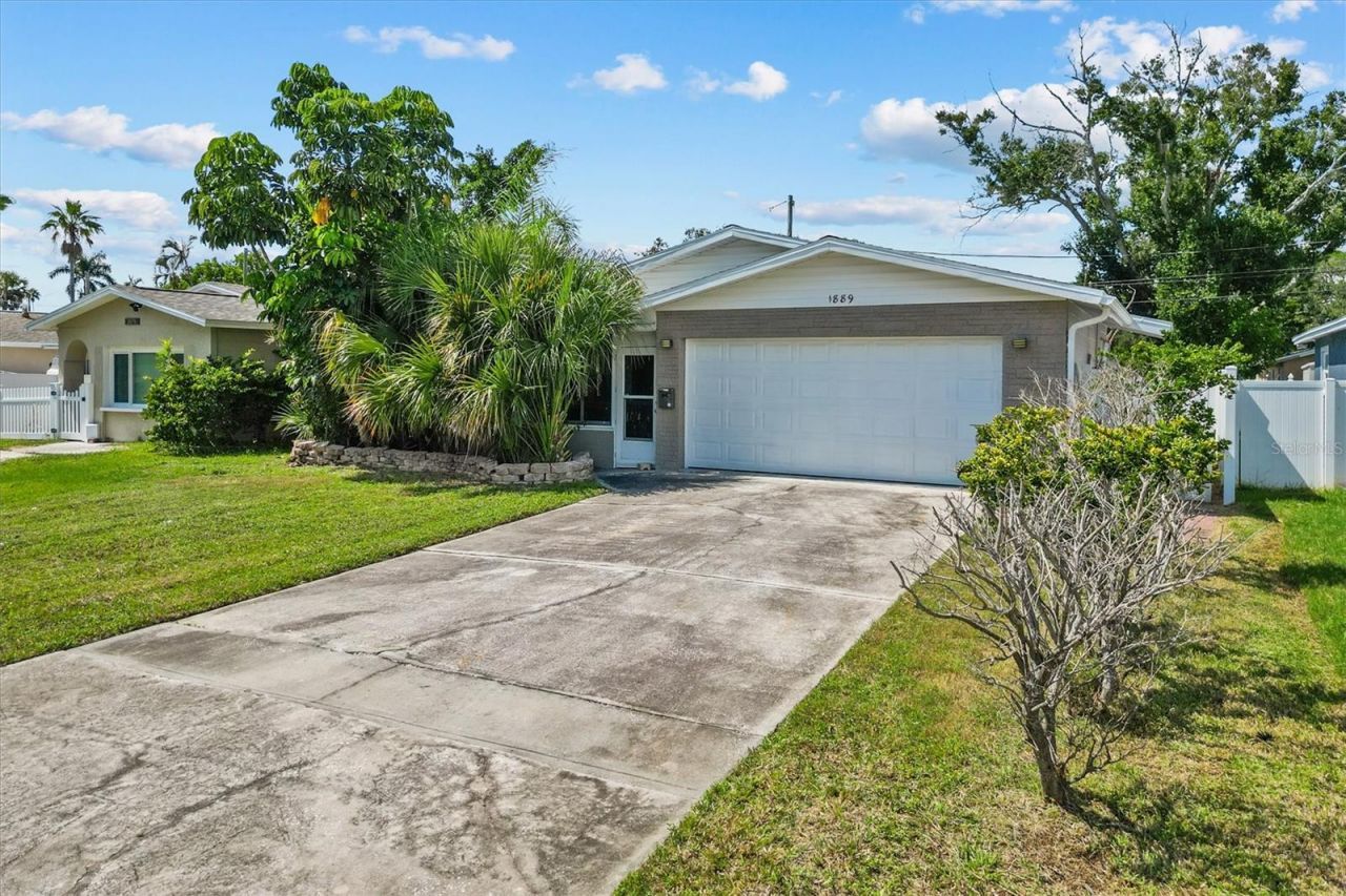 1889 Montana Avenue Ne, Saint Petersburg, FL 33703 Photo