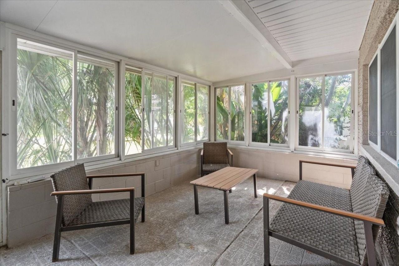 1889 Montana Avenue Ne, Saint Petersburg, FL 33703 Photo