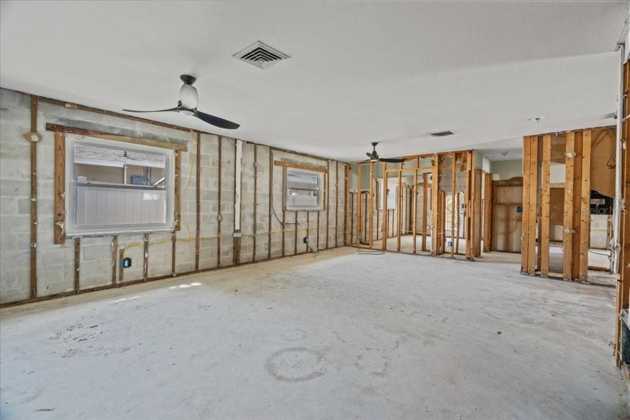 1889 Montana Avenue Ne, Saint Petersburg, FL 33703 Photo