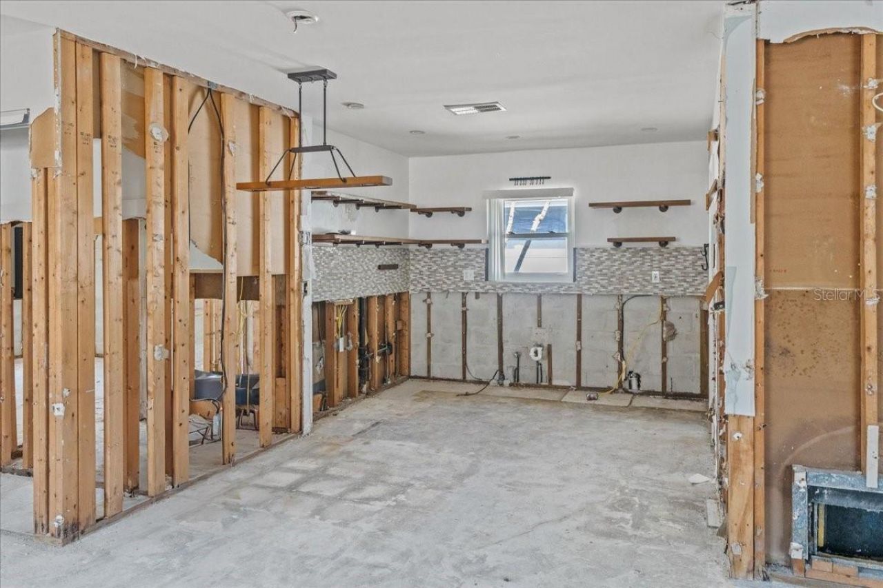 1889 Montana Avenue Ne, Saint Petersburg, FL 33703 Photo