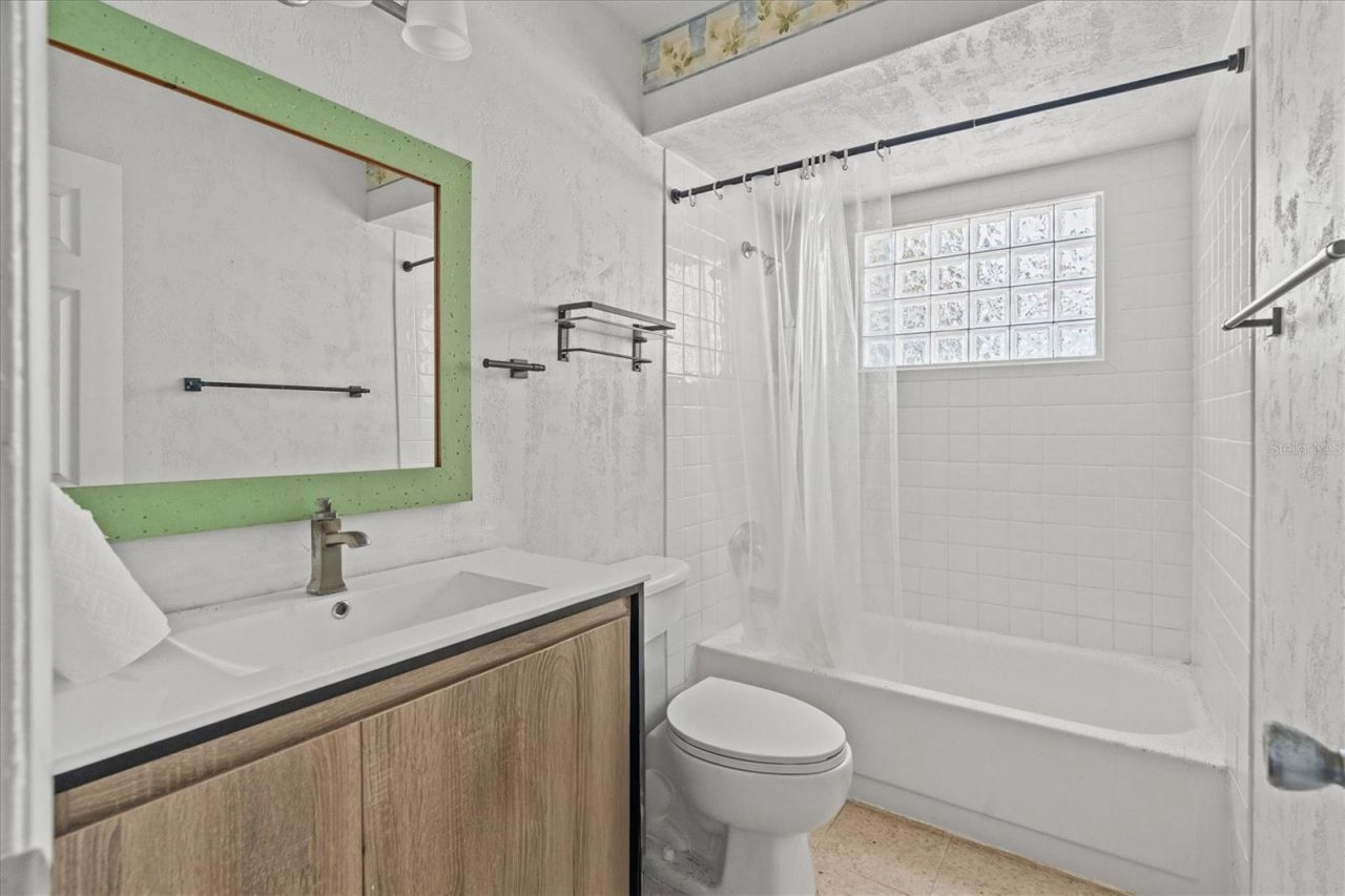 1889 Montana Avenue Ne, Saint Petersburg, FL 33703 Photo