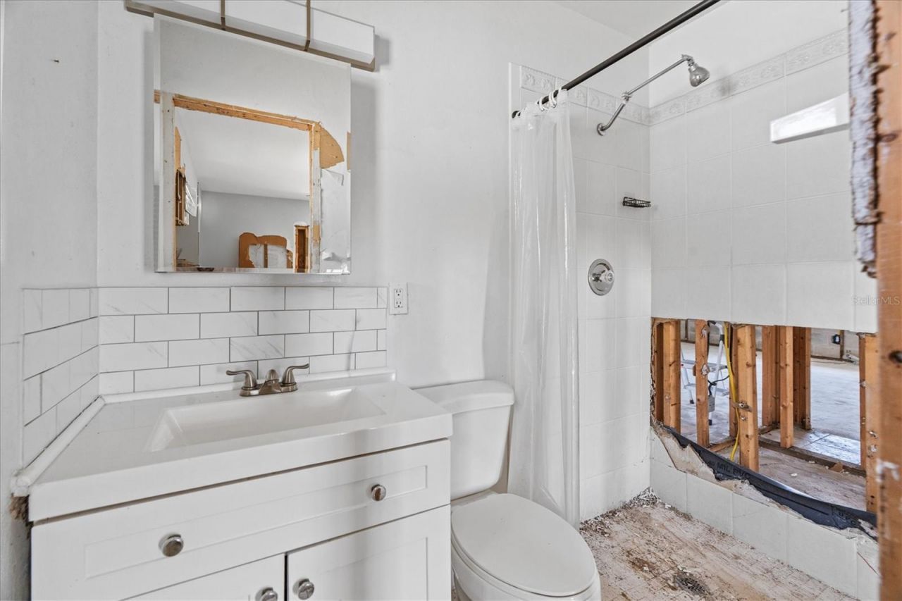 1889 Montana Avenue Ne, Saint Petersburg, FL 33703 Photo