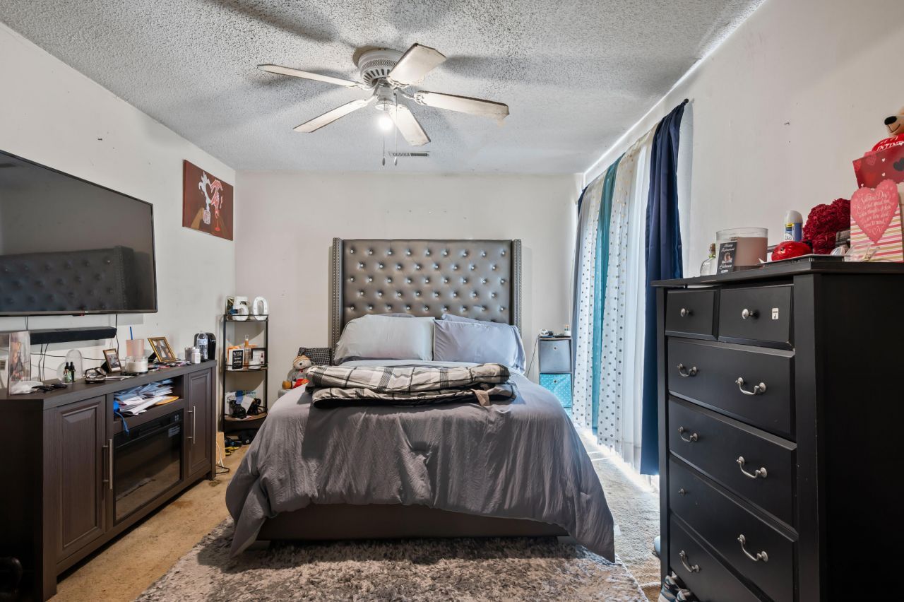 402 Miami Street Photo 11