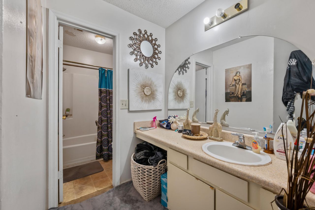 402 Miami Street Photo 13