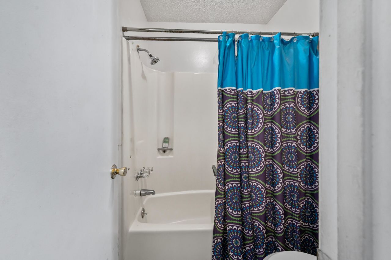 402 Miami Street Photo 14