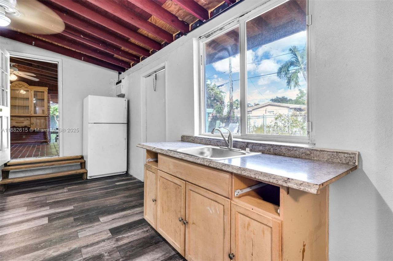 701 Tamiami Canal Rd, Miami, FL 33144 Photo