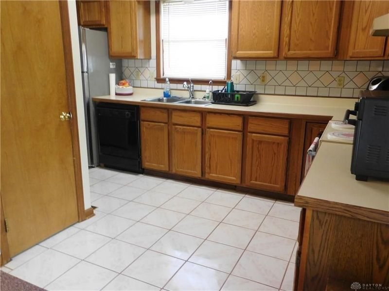 1132 Nouvelle Drive, Miamisburg, OH 45342 Photo 4