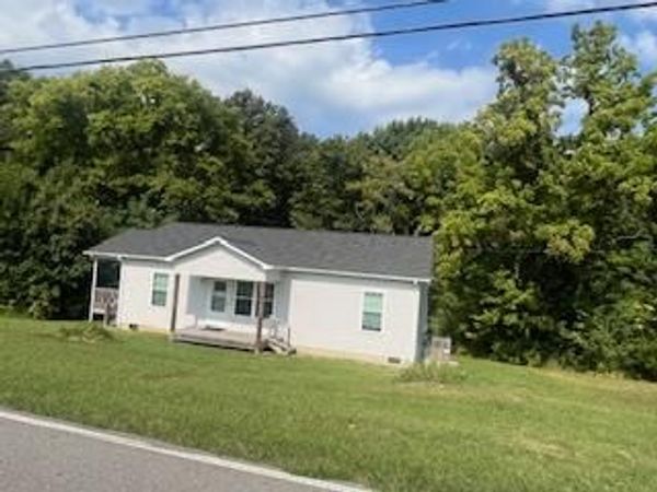 . 781 Sparta St, Spencer, TN 38585