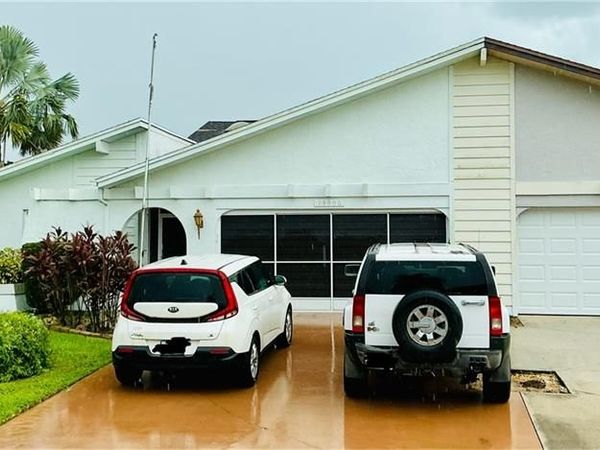 19990 Lake Vista CIR , LEHIGH ACRES, FL 33936