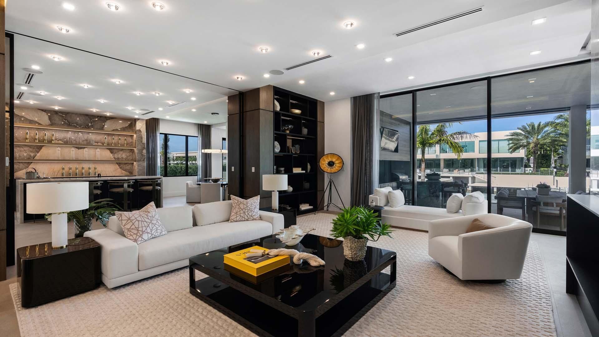 207 W Coconut Palm Road, Boca Raton, FL 33432 Photo