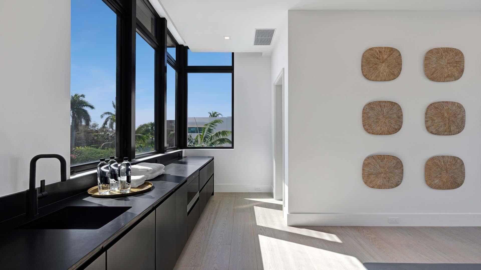 207 W Coconut Palm Road, Boca Raton, FL 33432 Photo