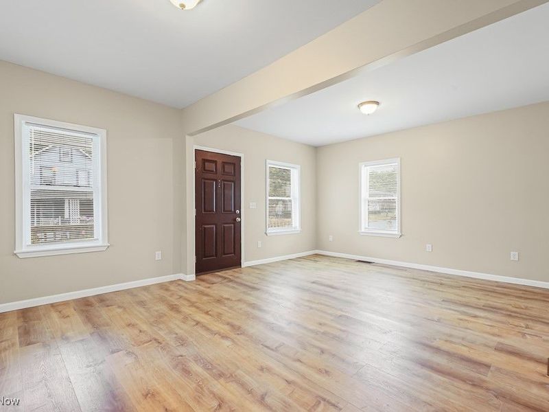 879 E 4th Street, Salem, OH 44460 Photo 9