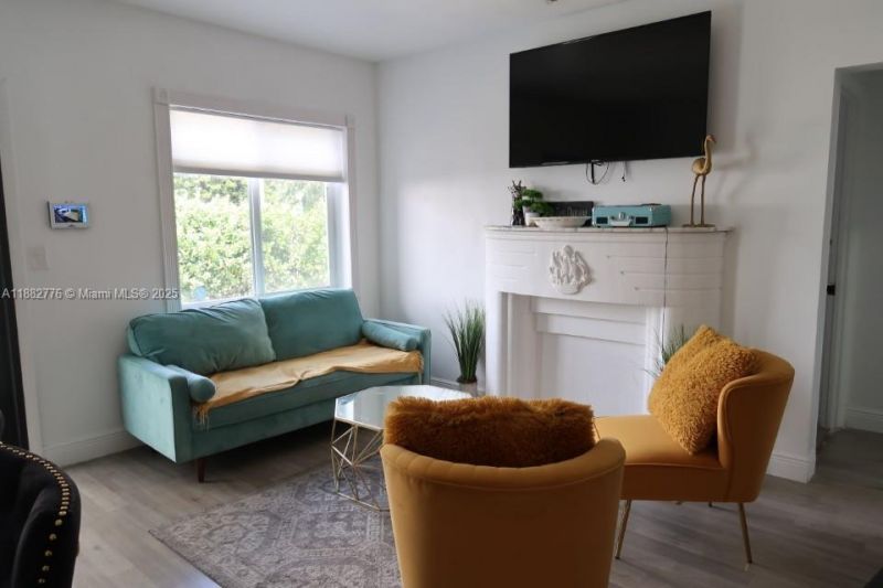 1336 NW 38th St, Unit 1, Miami, FL 33142 Photo