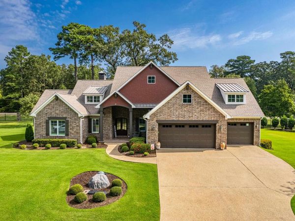 114 ARLINGTON PARK Place, Hot Springs, AR 71901