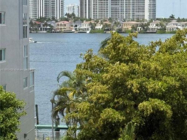 17801 N Bay Rd, Unit 505, Sunny Isles Beach, FL 33160
