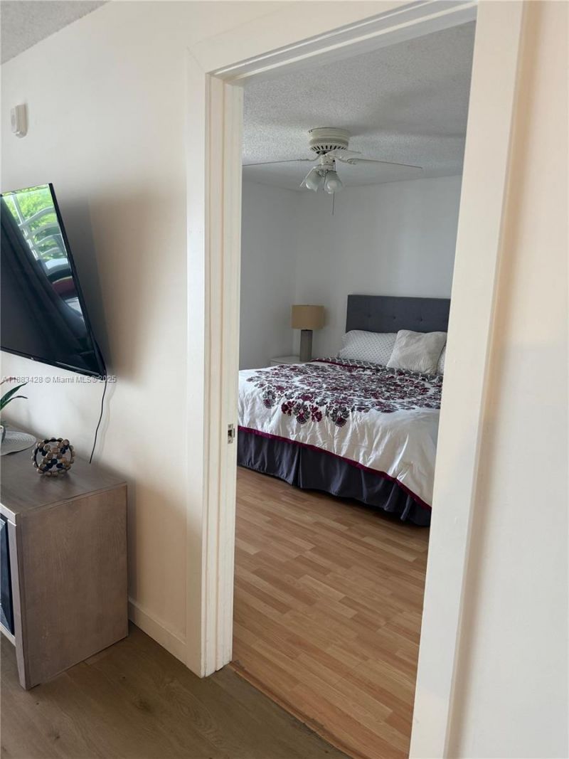 17801 N Bay Rd, Unit 505, Sunny Isles Beach, FL 33160 Photo