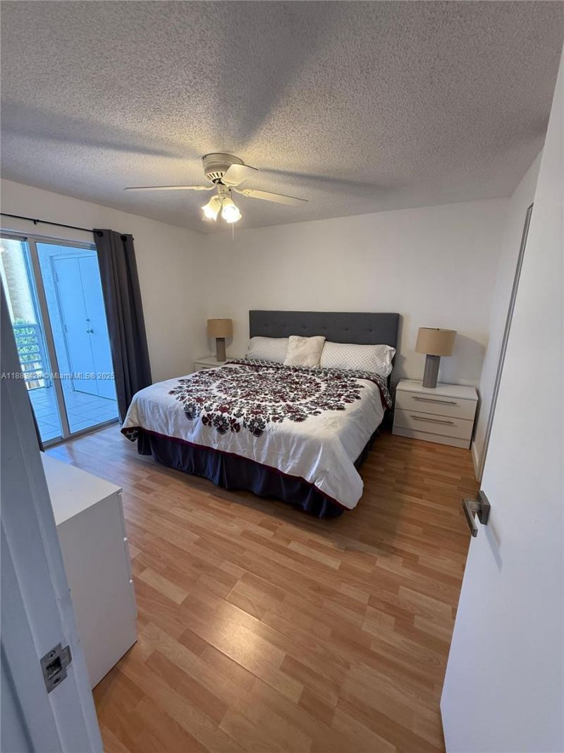 17801 N Bay Rd, Unit 505, Sunny Isles Beach, FL 33160 Photo