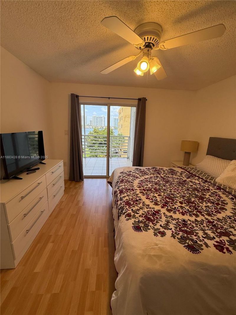 17801 N Bay Rd, Unit 505, Sunny Isles Beach, FL 33160 Photo