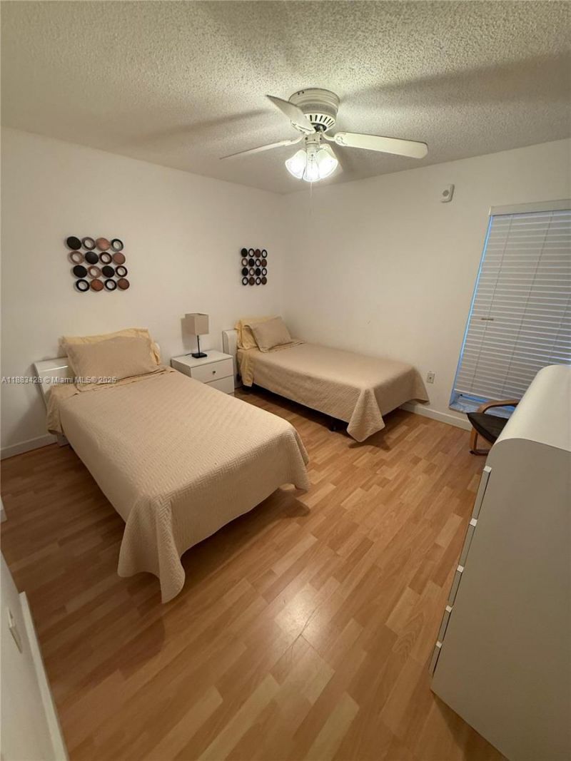 17801 N Bay Rd, Unit 505, Sunny Isles Beach, FL 33160 Photo