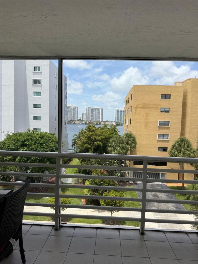 17801 N Bay Rd, Unit 505, Sunny Isles Beach, FL 33160 Photo