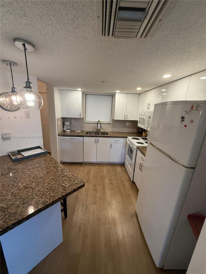 17801 N Bay Rd, Unit 505, Sunny Isles Beach, FL 33160 Photo