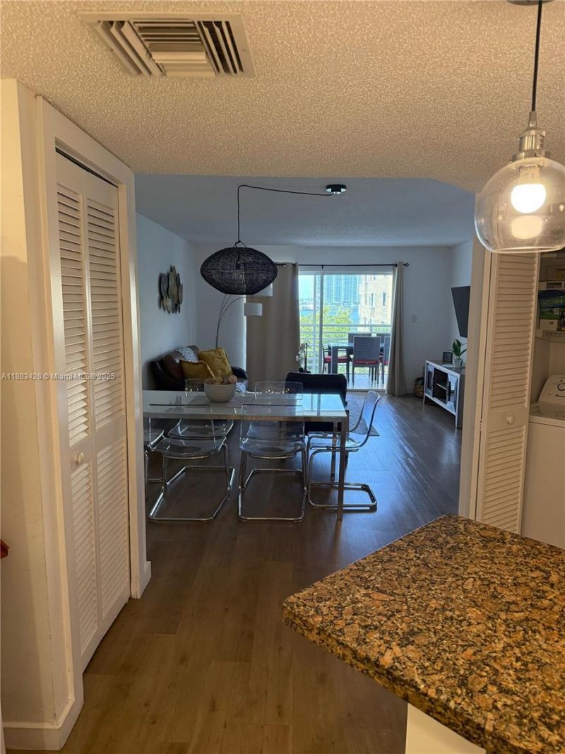 17801 N Bay Rd, Unit 505, Sunny Isles Beach, FL 33160 Photo