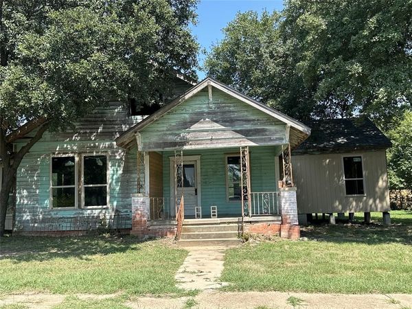 401 E Hopkins Street, Mexia, TX 76667