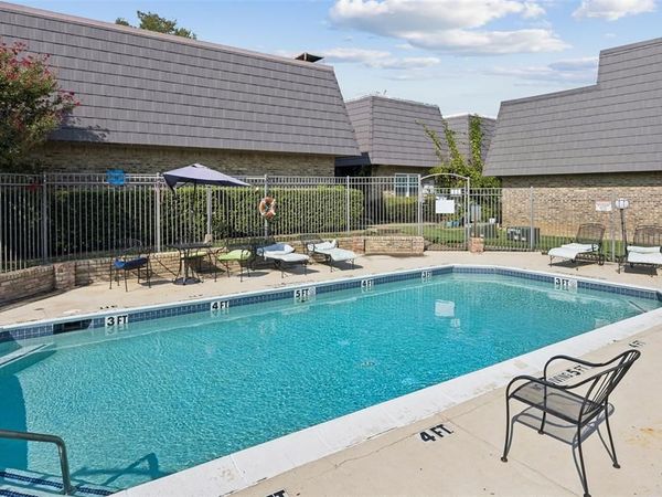 207 E Harwood Road, Unit 14, Euless, TX 76039