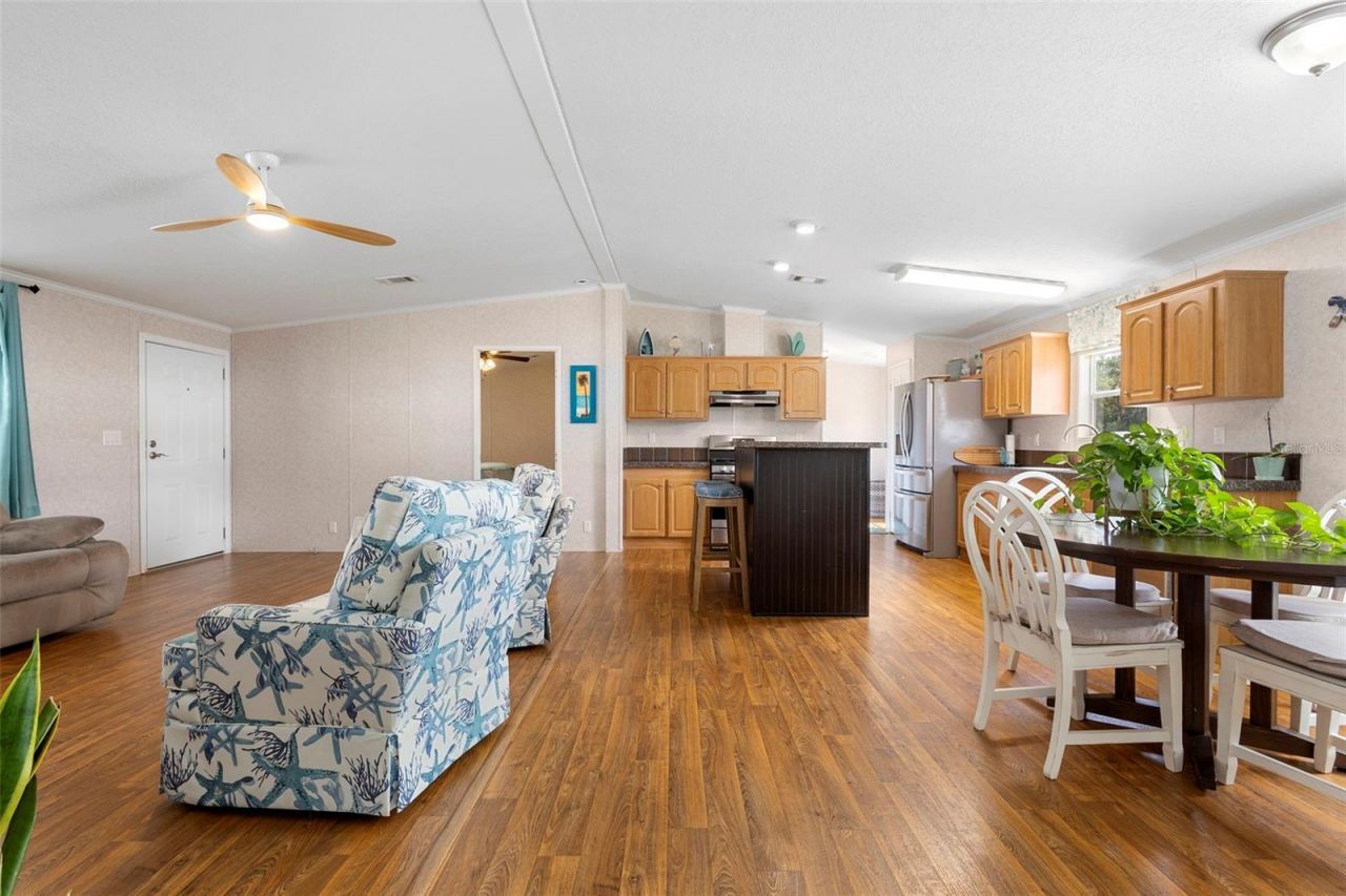 4393 Maple Avenue, Edgewater, FL 32141 Photo