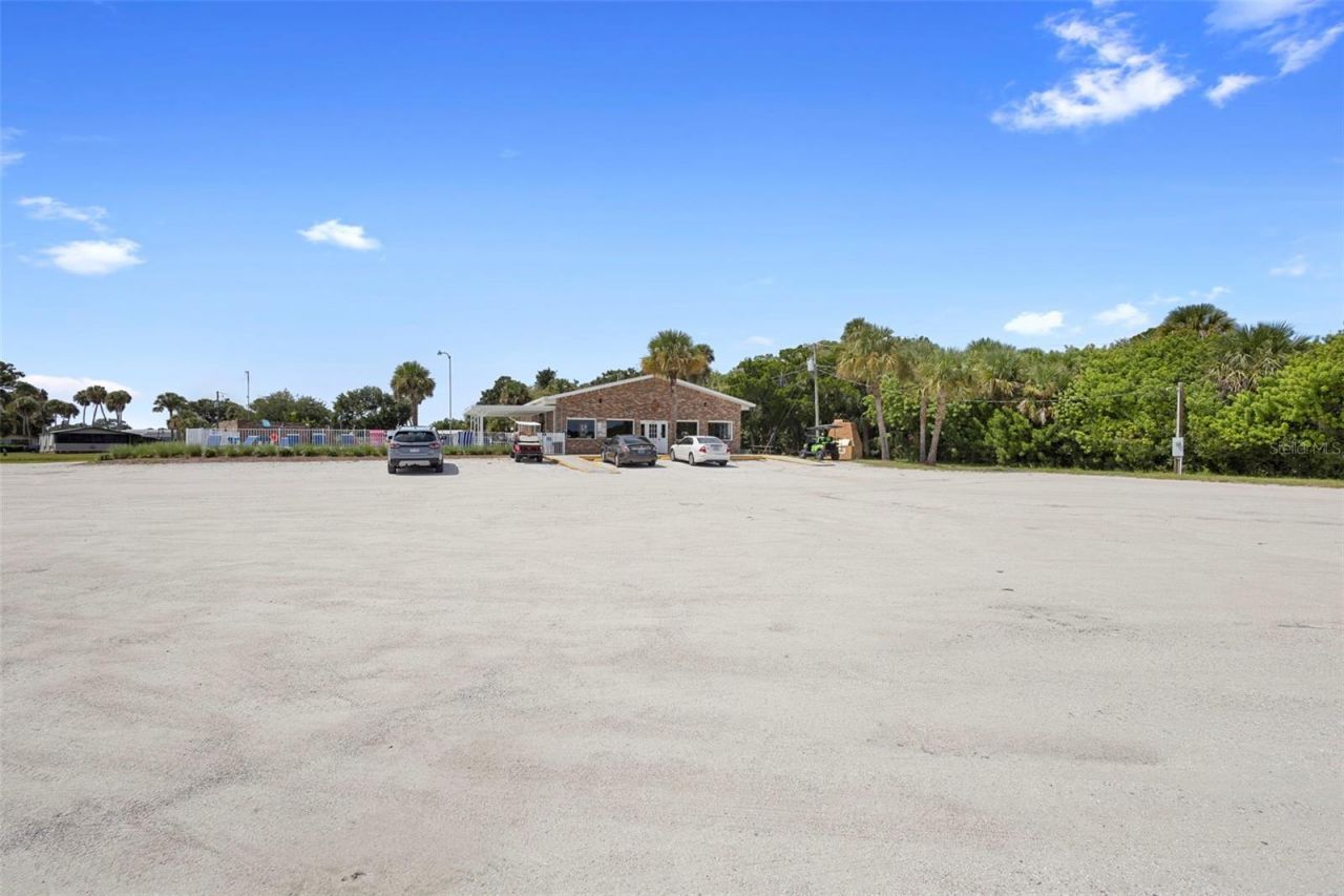 4393 Maple Avenue, Edgewater, FL 32141 Photo