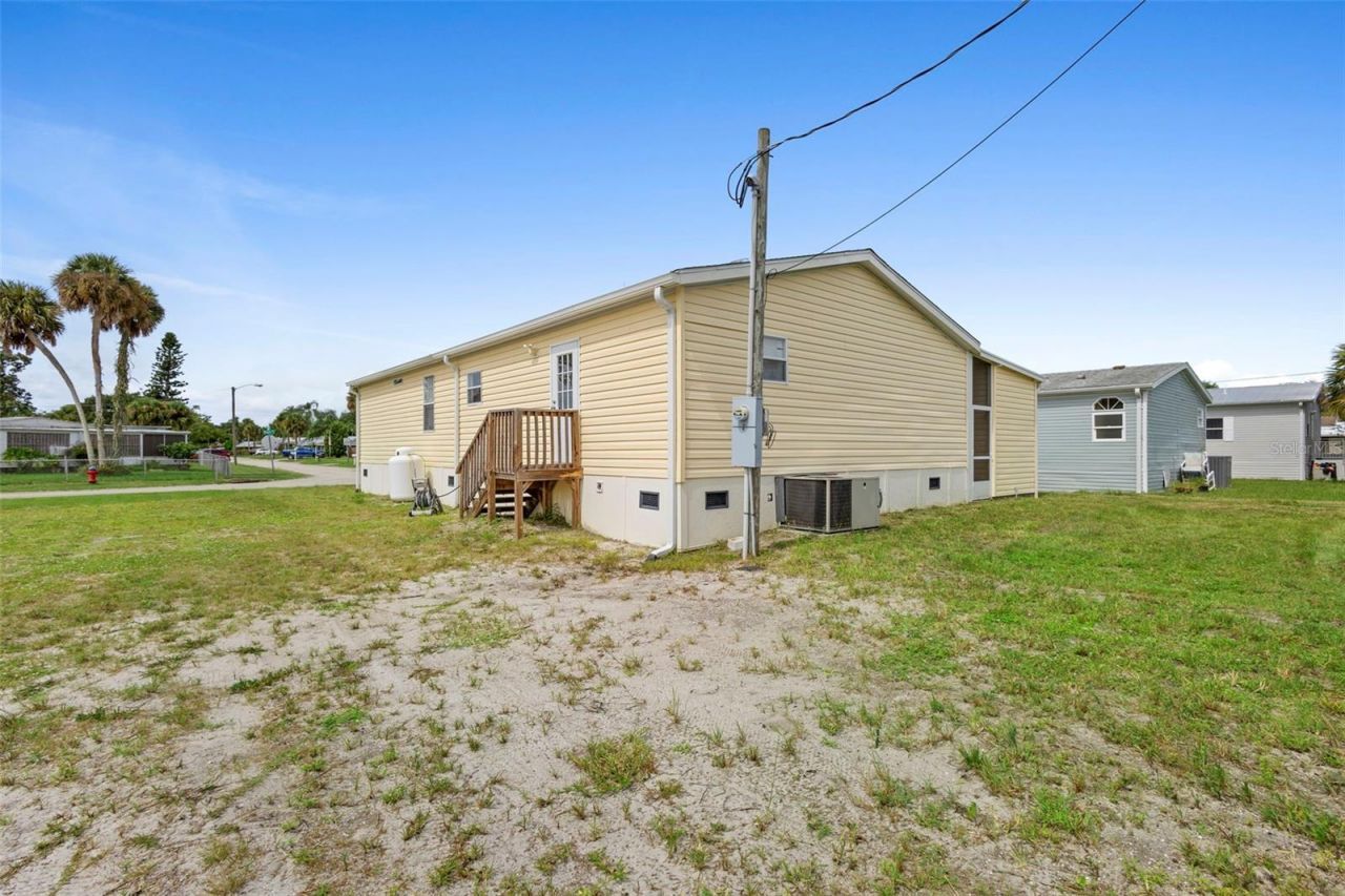 4393 Maple Avenue, Edgewater, FL 32141 Photo