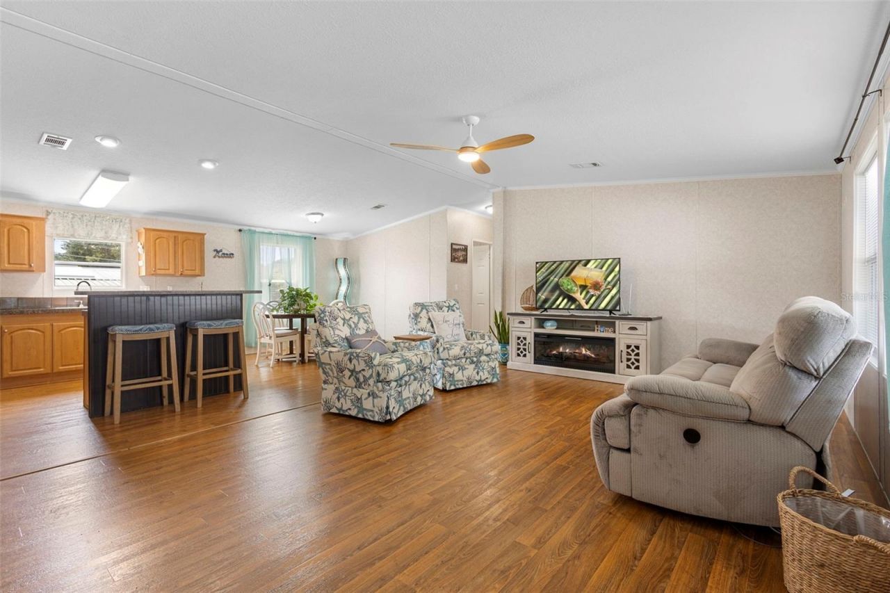 4393 Maple Avenue, Edgewater, FL 32141 Photo