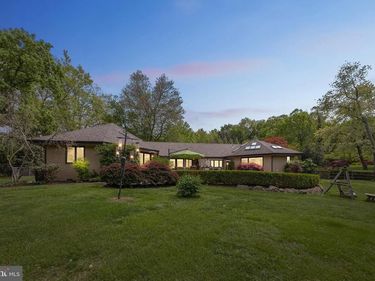 745 GERMANTOWN PIKE, LAFAYETTE HILL, PA 19444