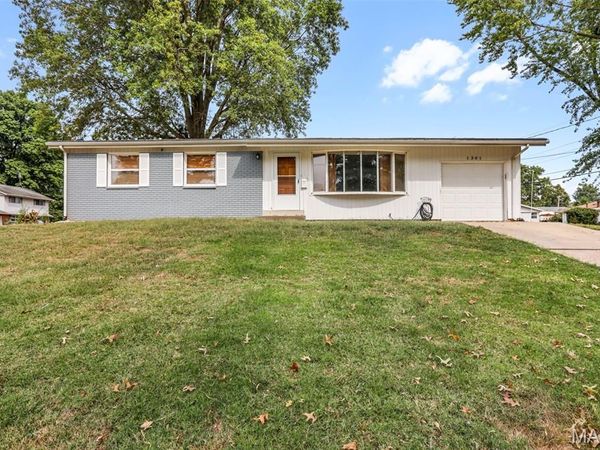 1301 Springfield Drive, Belleville, IL 62221
