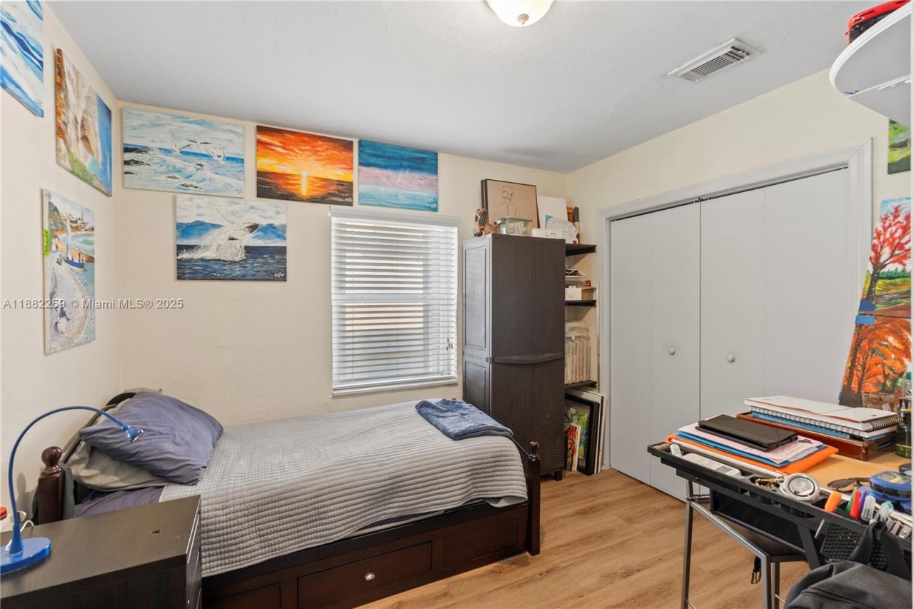 2530 SW 27th St, Miami, FL 33133 Photo