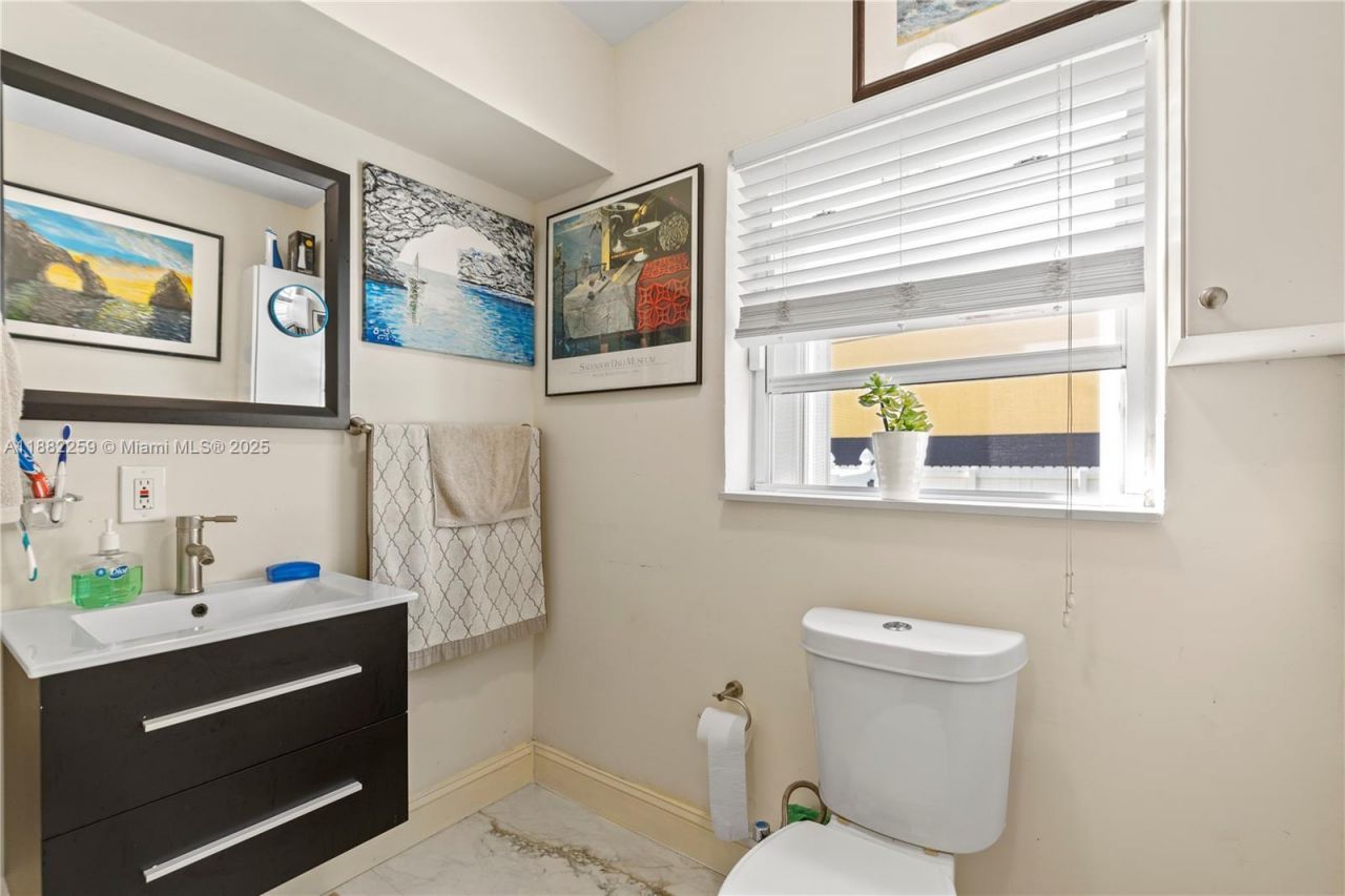 2530 SW 27th St, Miami, FL 33133 Photo