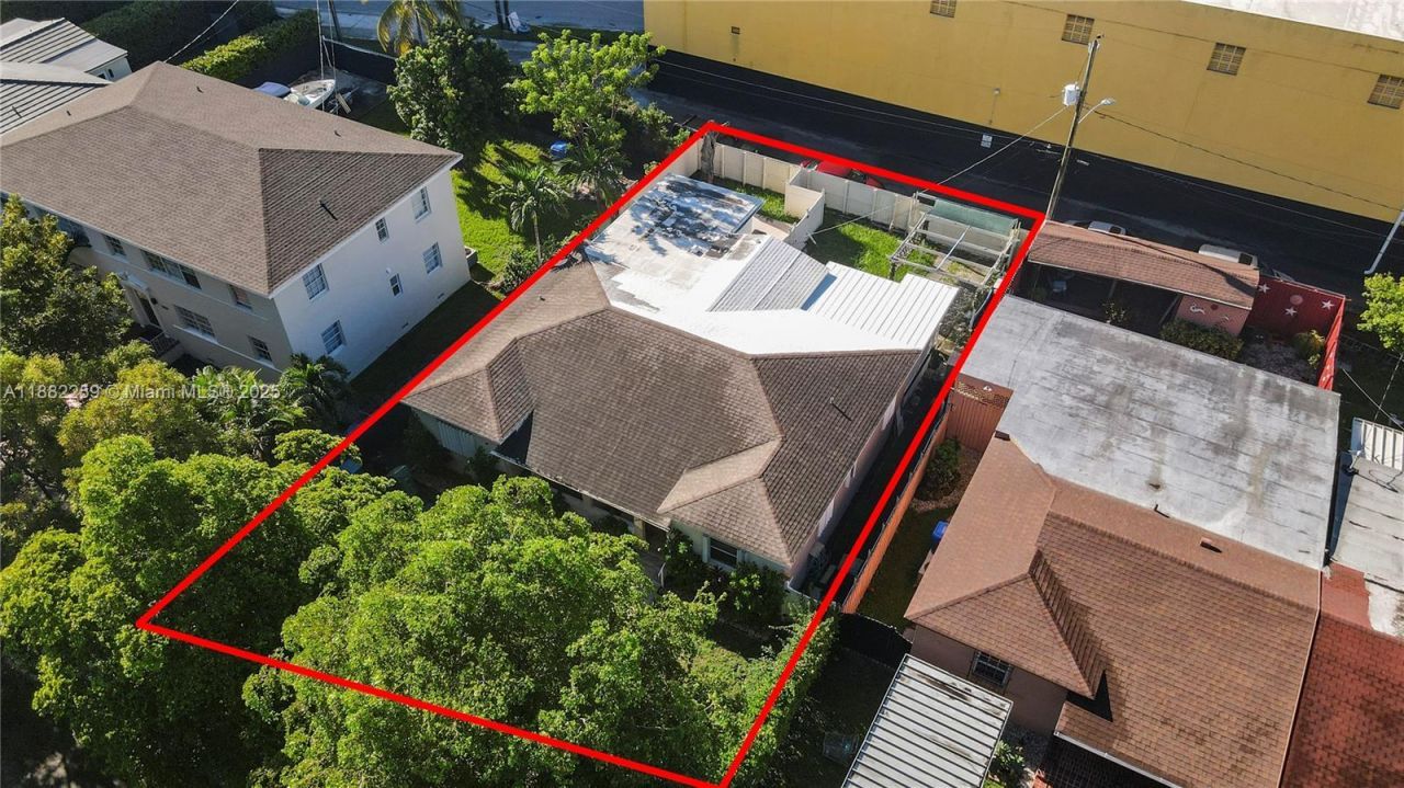 2530 SW 27th St, Miami, FL 33133 Photo