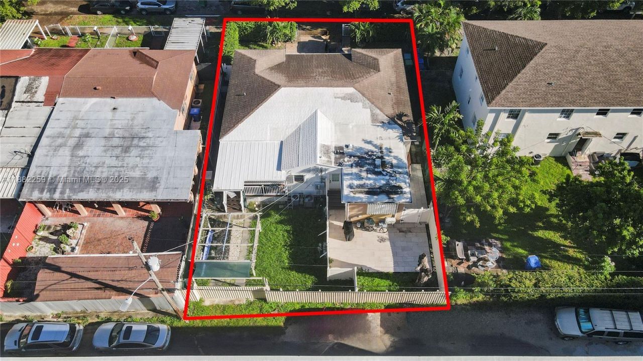 2530 SW 27th St, Miami, FL 33133 Photo