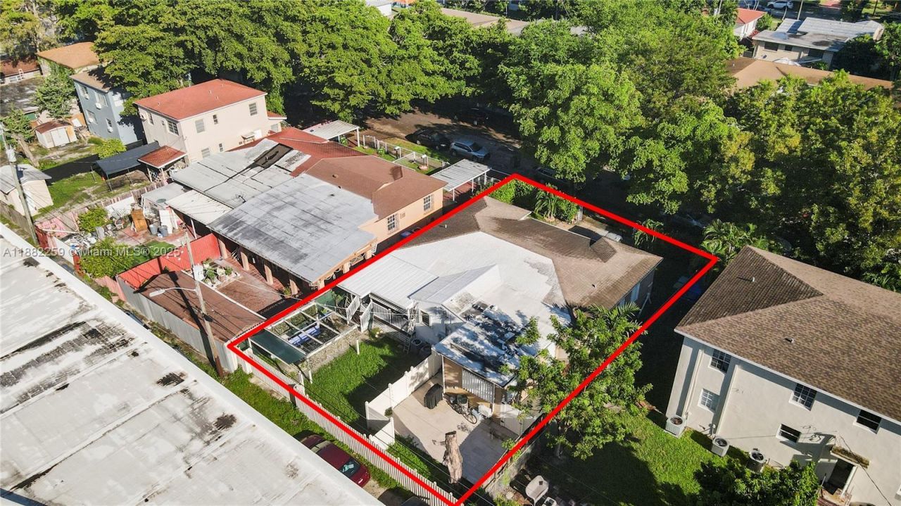 2530 SW 27th St, Miami, FL 33133 Photo