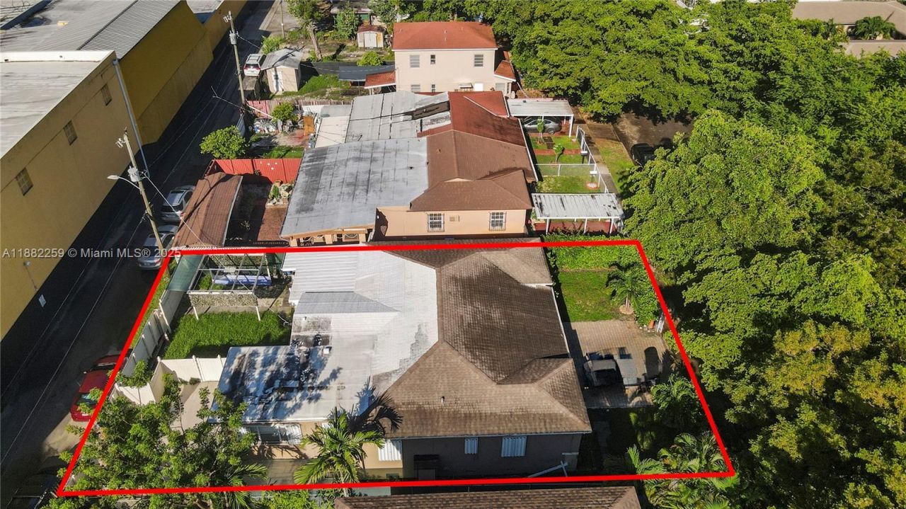 2530 SW 27th St, Miami, FL 33133 Photo