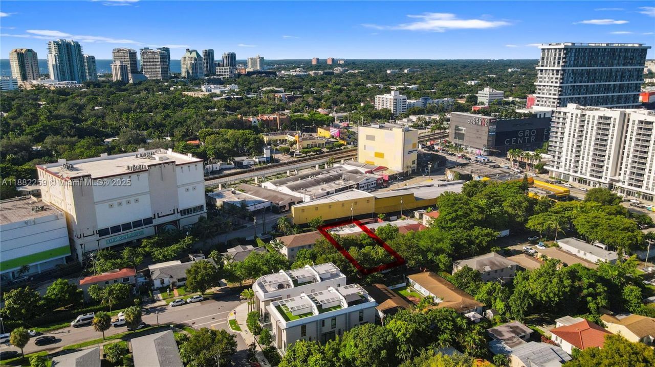 2530 SW 27th St, Miami, FL 33133 Photo