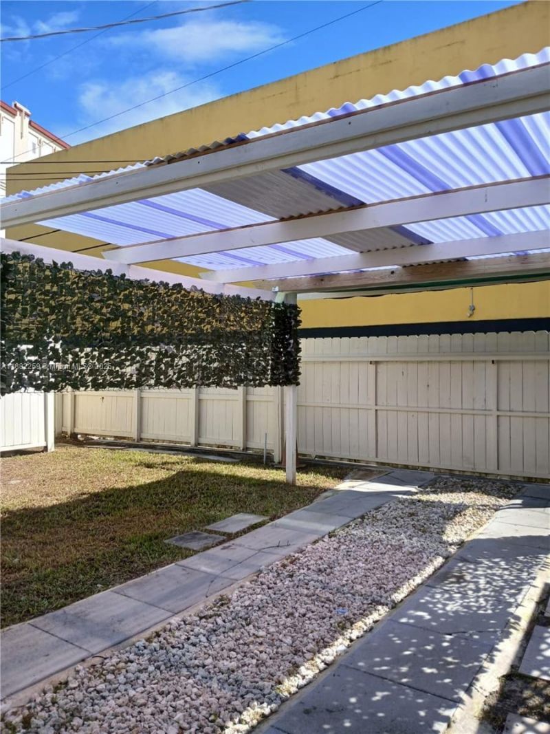 2530 SW 27th St, Miami, FL 33133 Photo