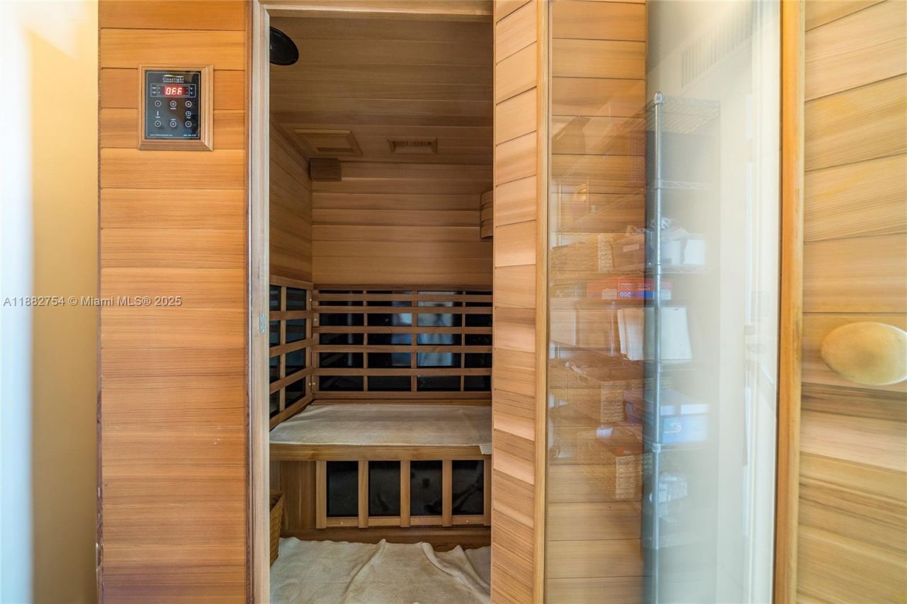 200 Beach Rd, Unit 202, Tequesta, FL 33469 Photo