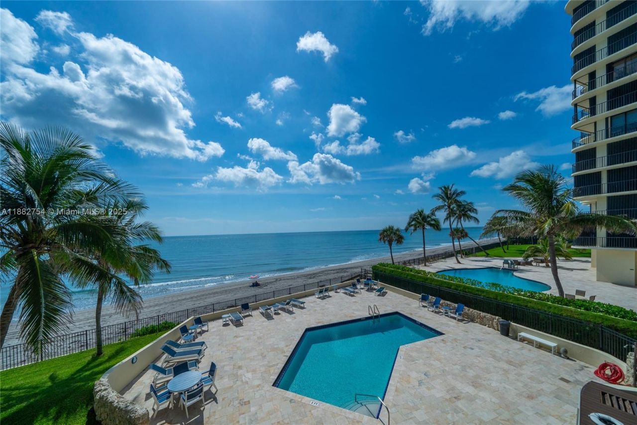 200 Beach Rd, Unit 202, Tequesta, FL 33469 Photo